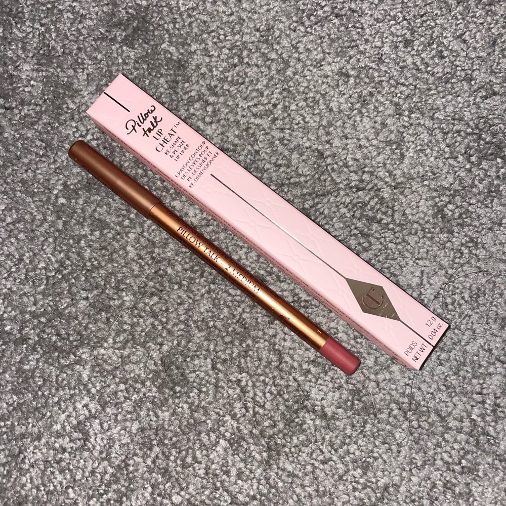 NEW Full Size Charlotte Tilbury LIP CHEAT
PILLOW TALK in MEDIUM Warm berry pink